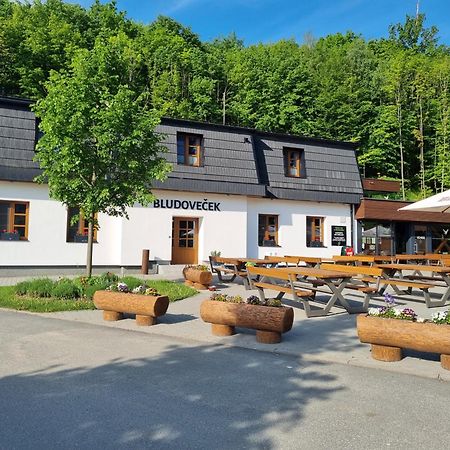 Restaurace A Penzion Bludovecek מראה חיצוני תמונה