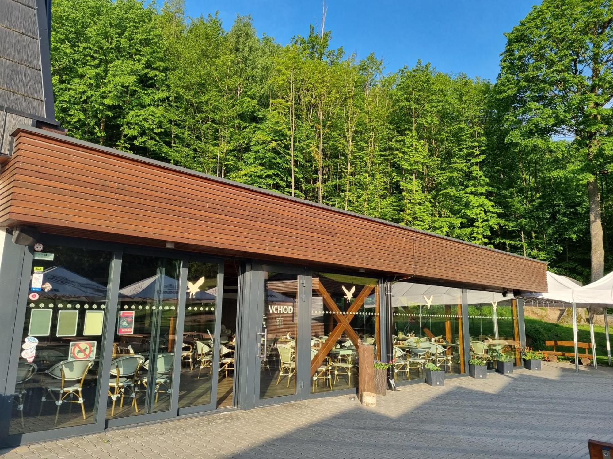 Restaurace A Penzion Bludovecek מראה חיצוני תמונה