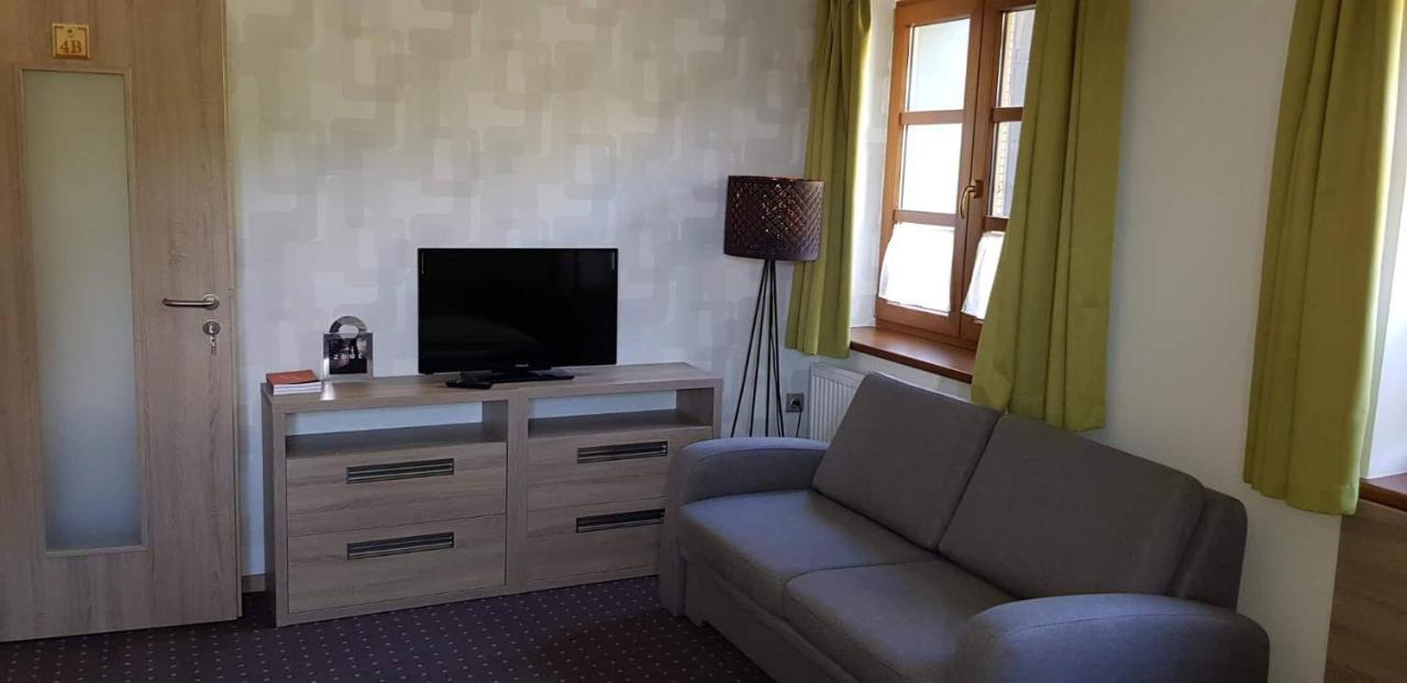 Restaurace A Penzion Bludovecek מראה חיצוני תמונה