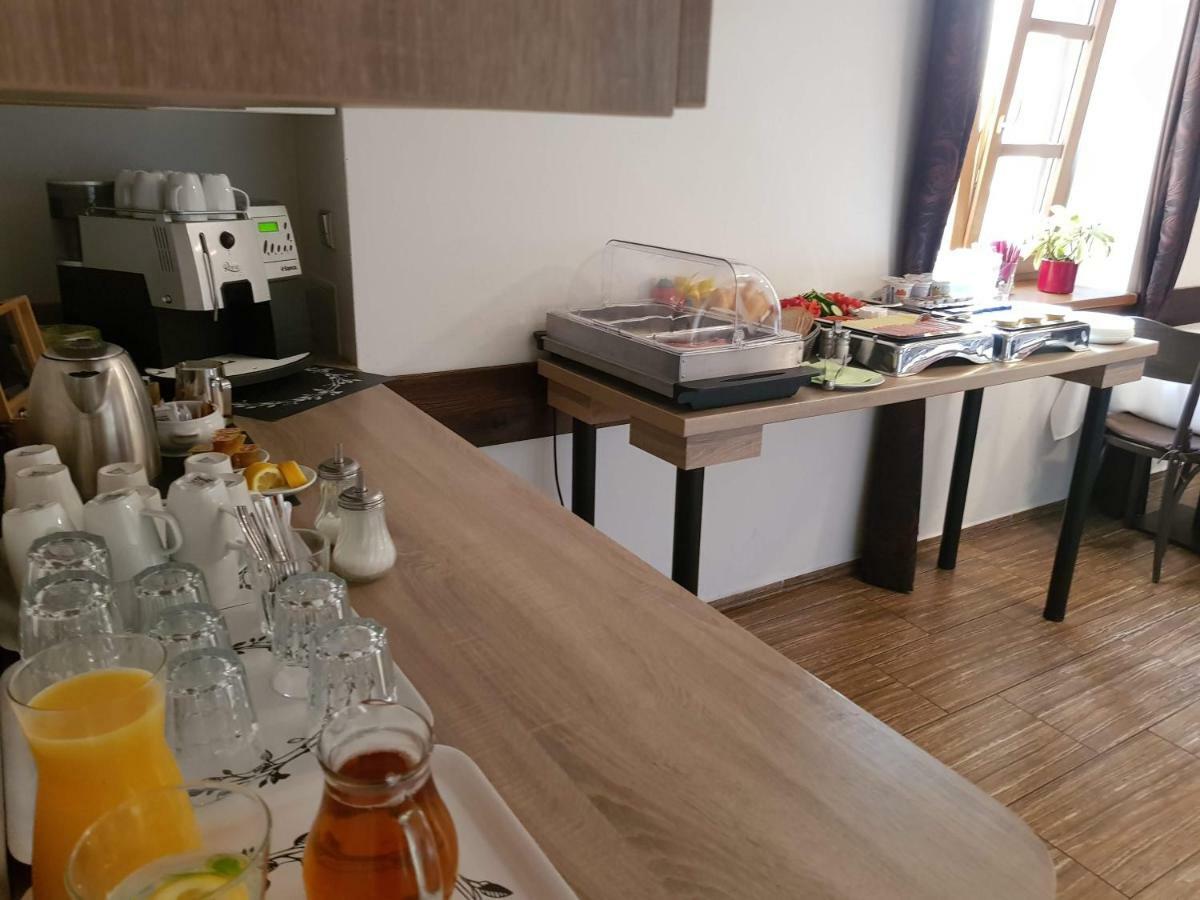 Restaurace A Penzion Bludovecek מראה חיצוני תמונה